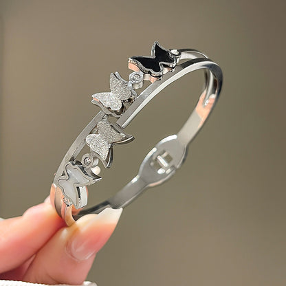 Four-leaf clover gypsy titanium steel bracelet