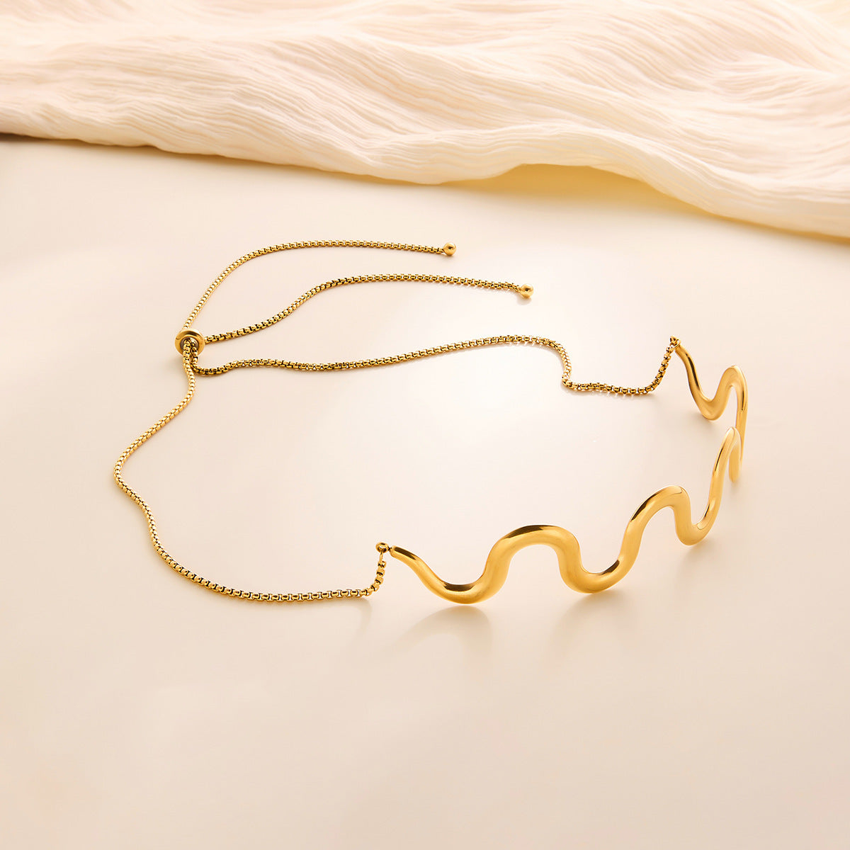 18K Gold Wavy Necklace & Bracelet Set