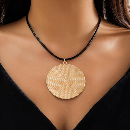 Collar retro de metal sencillo, joyería para mujer. 