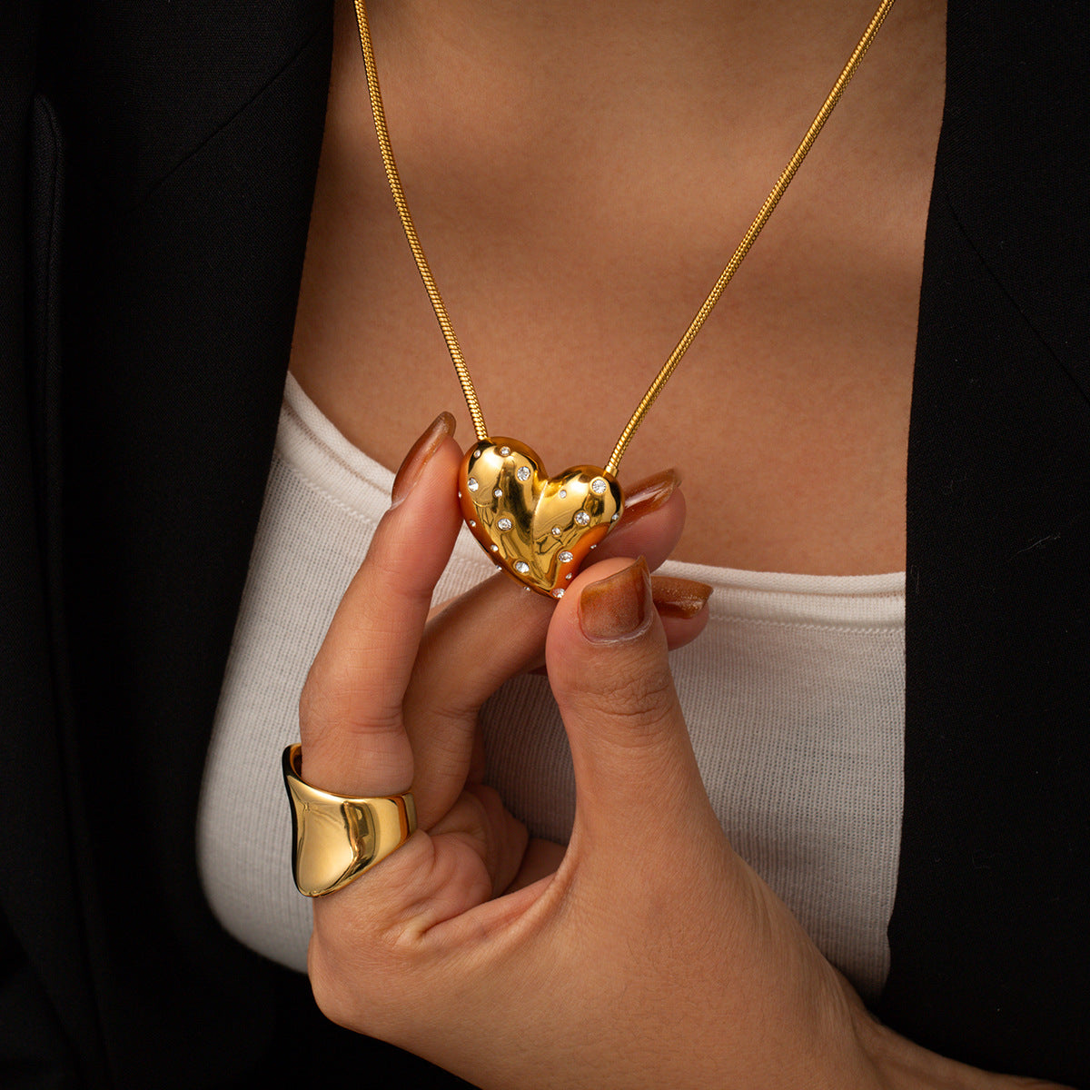Collar con colgante de corazón de diamantes de imitación blancos 