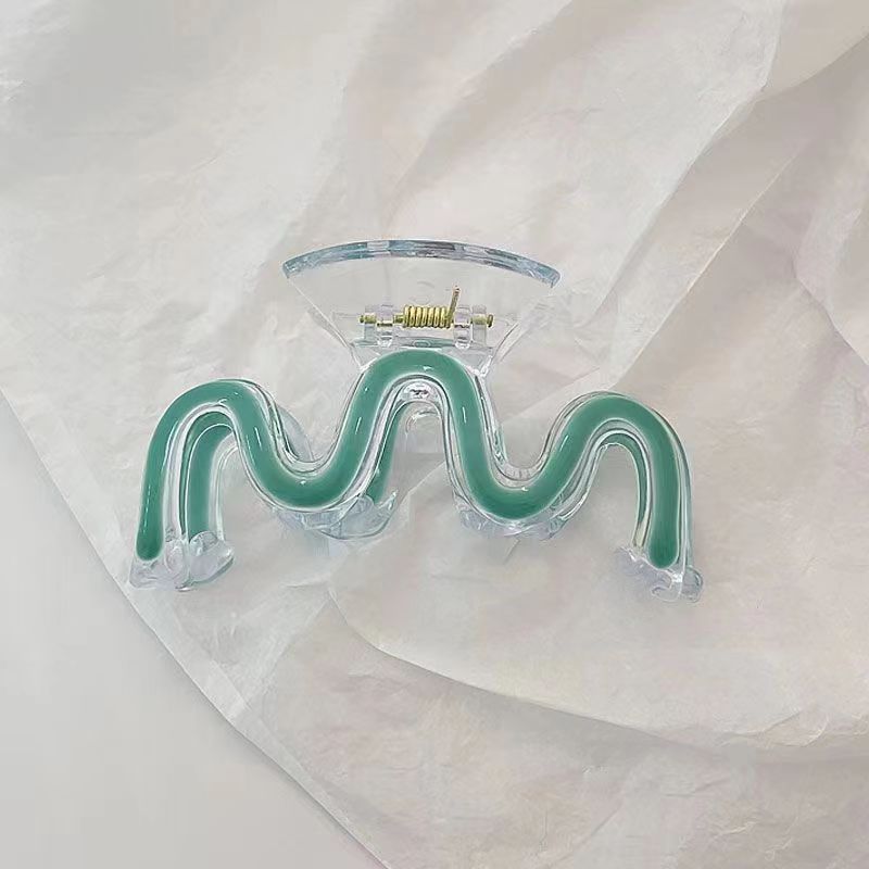 W-shaped drip hairpin