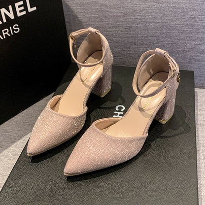 Pointed one-button women's shoes