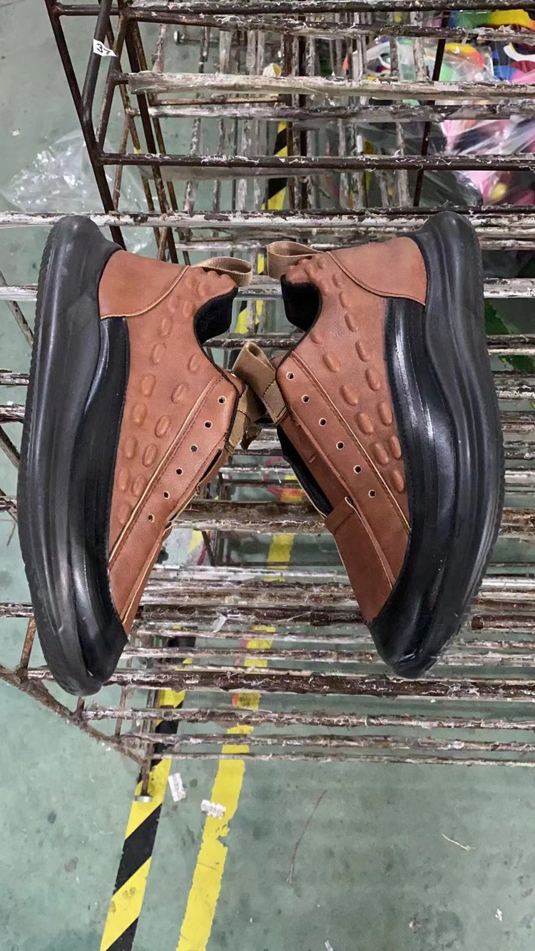 Sports and leisure sports shoes