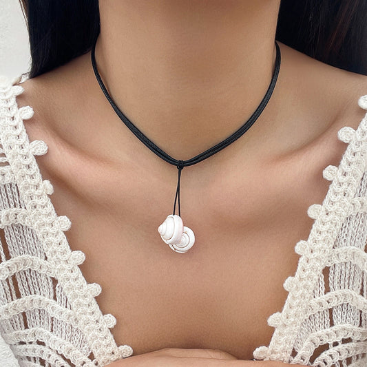 Vacation conch shell fringed necklace