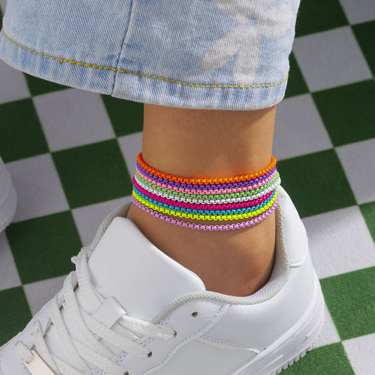 Tobilleros apilados con estilo punk, dulces y modernos 