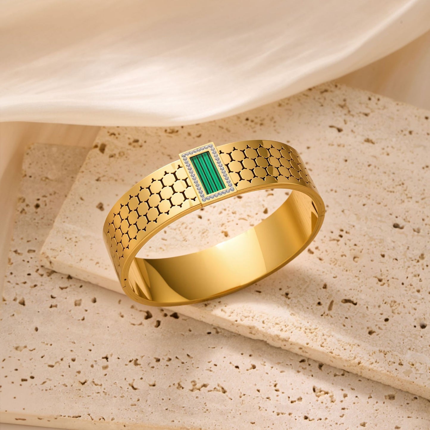 18K Gold Honeycomb Diamond Bracelet