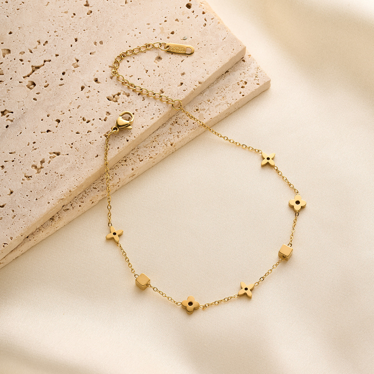 Hollow Four-Leaf Flower Bracelet