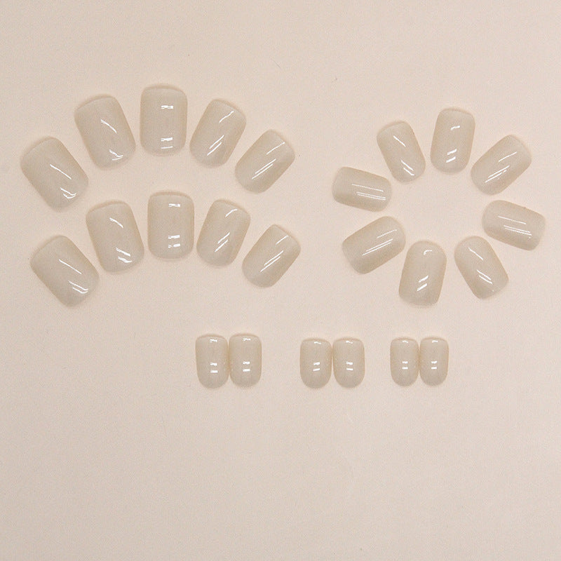 Uñas clásicas versátiles con diseño cuadrado en azul hielo 