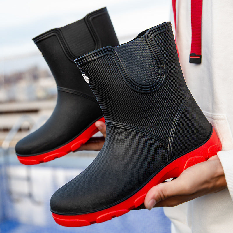 Short rain boots couple thick soles