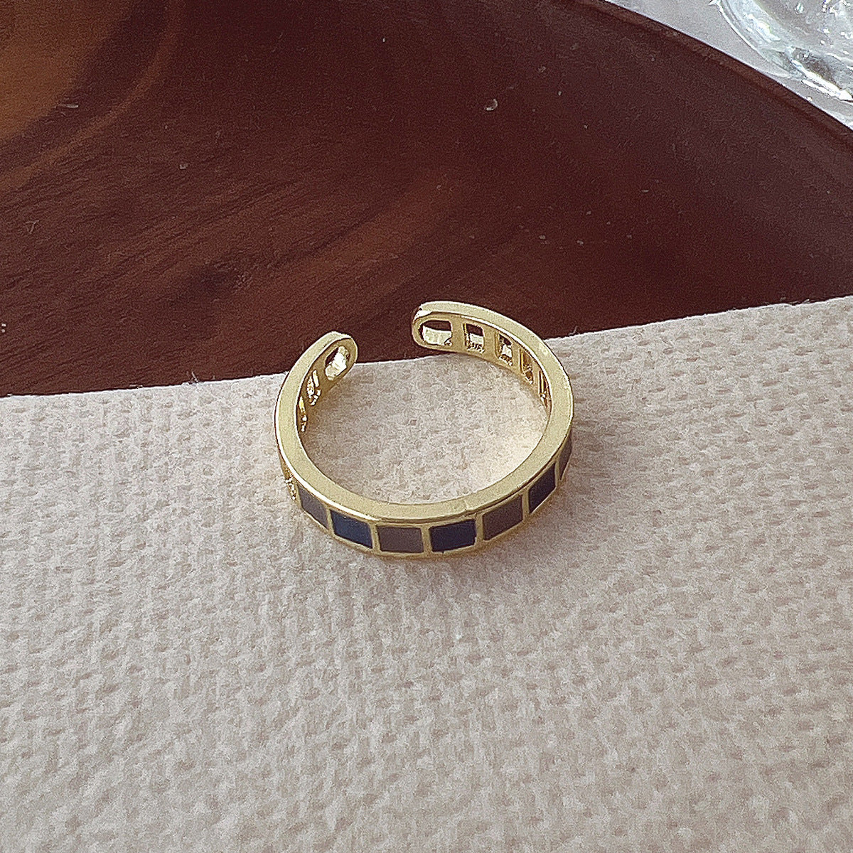 Adjustable Emerald Open Ring