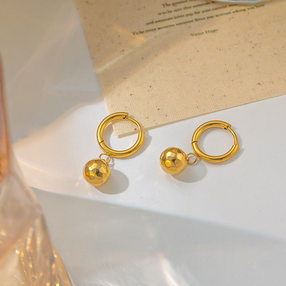 Multi-faceted rhombus bead earrings