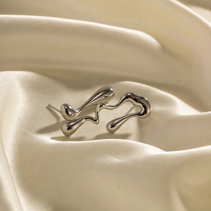 Teardrop shape earrings