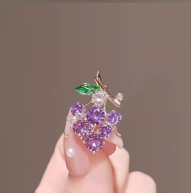 Grape Pin