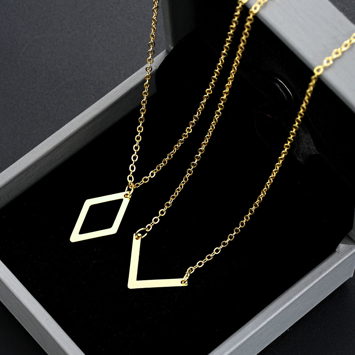 Geometric V-Rhombus Necklace Set