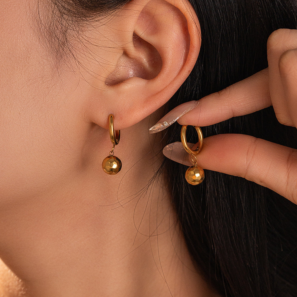 Multi-faceted rhombus bead earrings