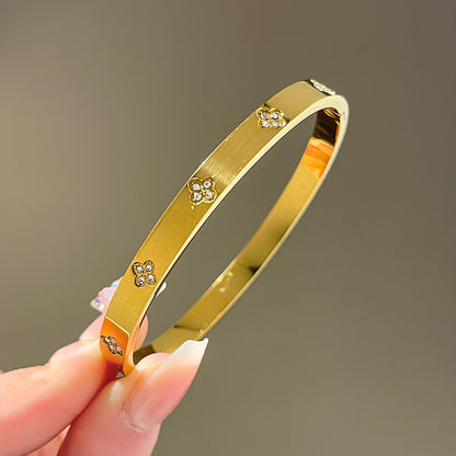 Four-leaf clover gypsy titanium steel bracelet