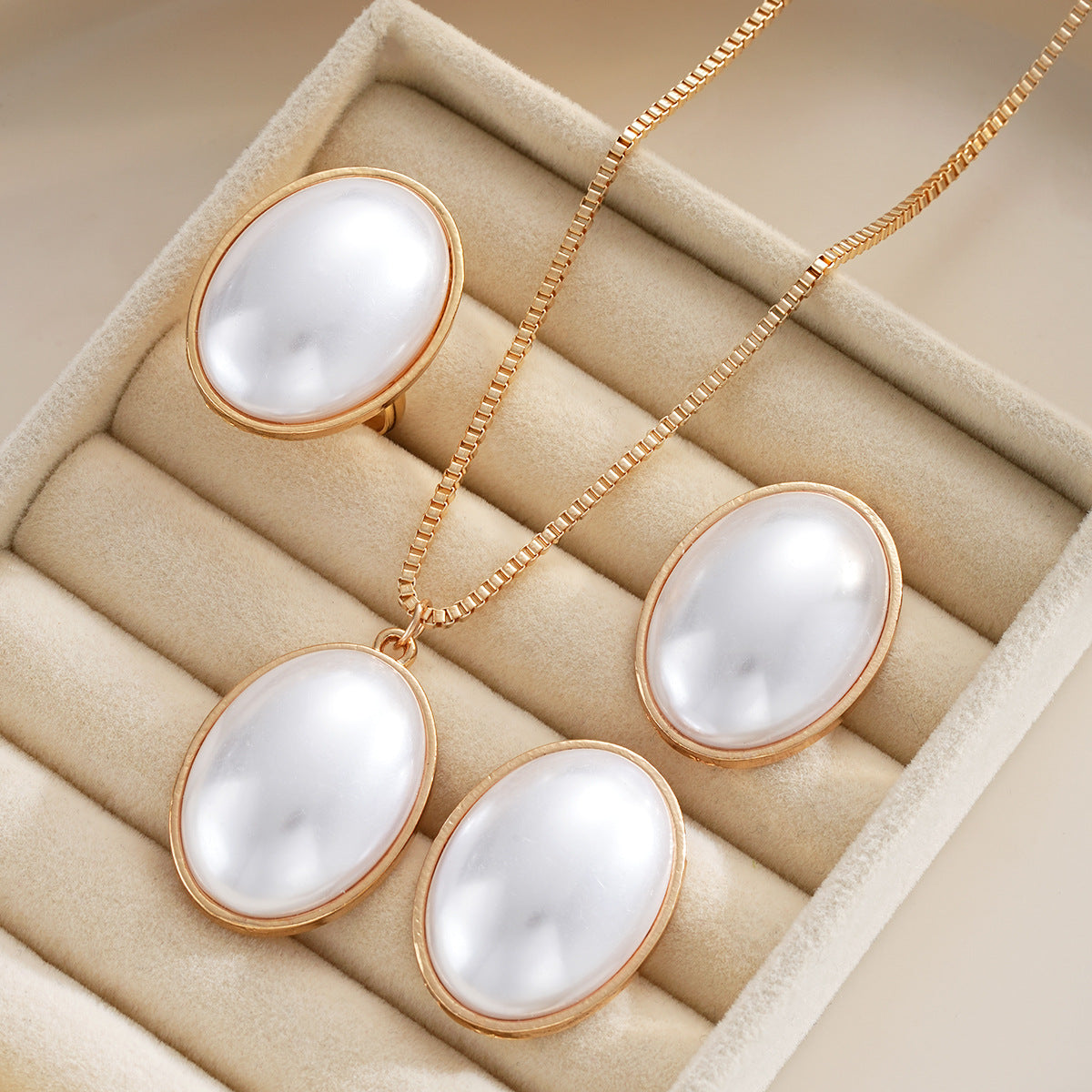 French Retro Oval Pearl Jewelry Set