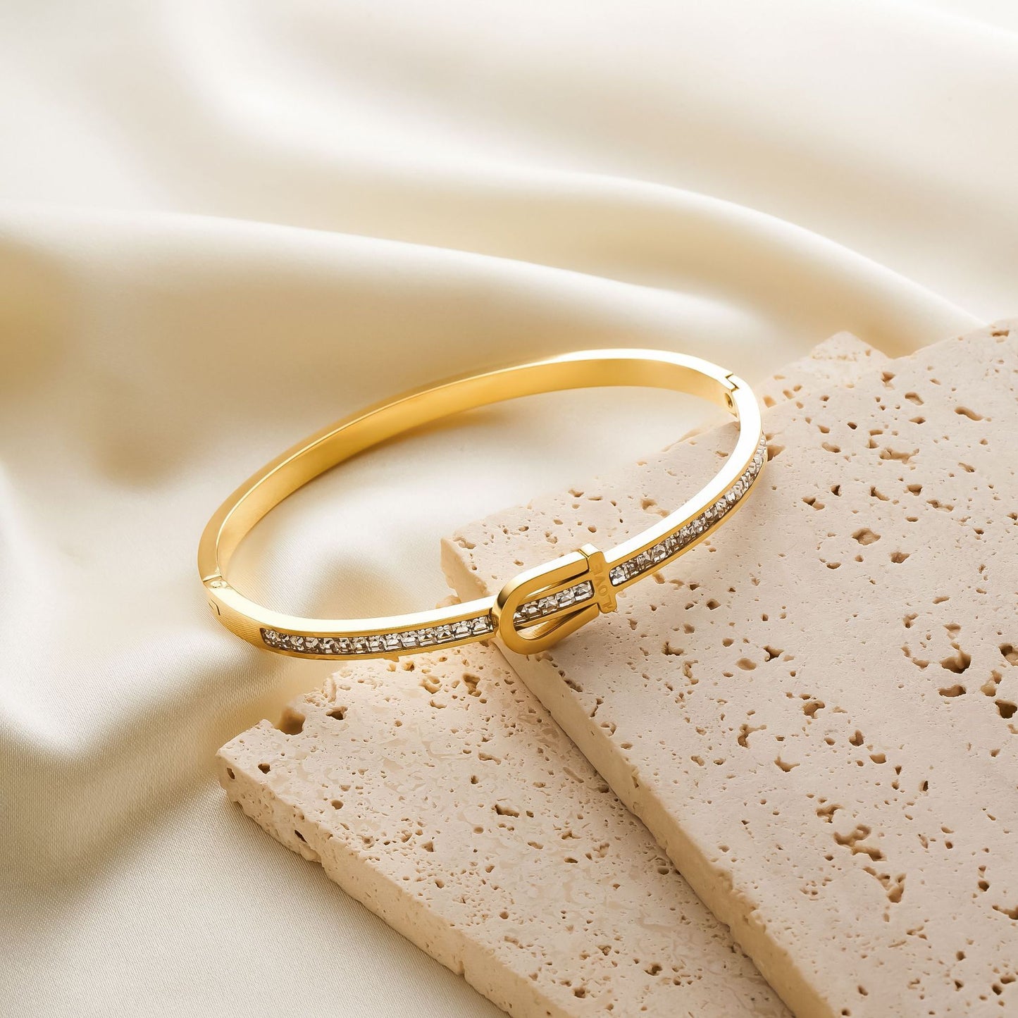 Titanium Steel Horseshoe Buckle Bracelet