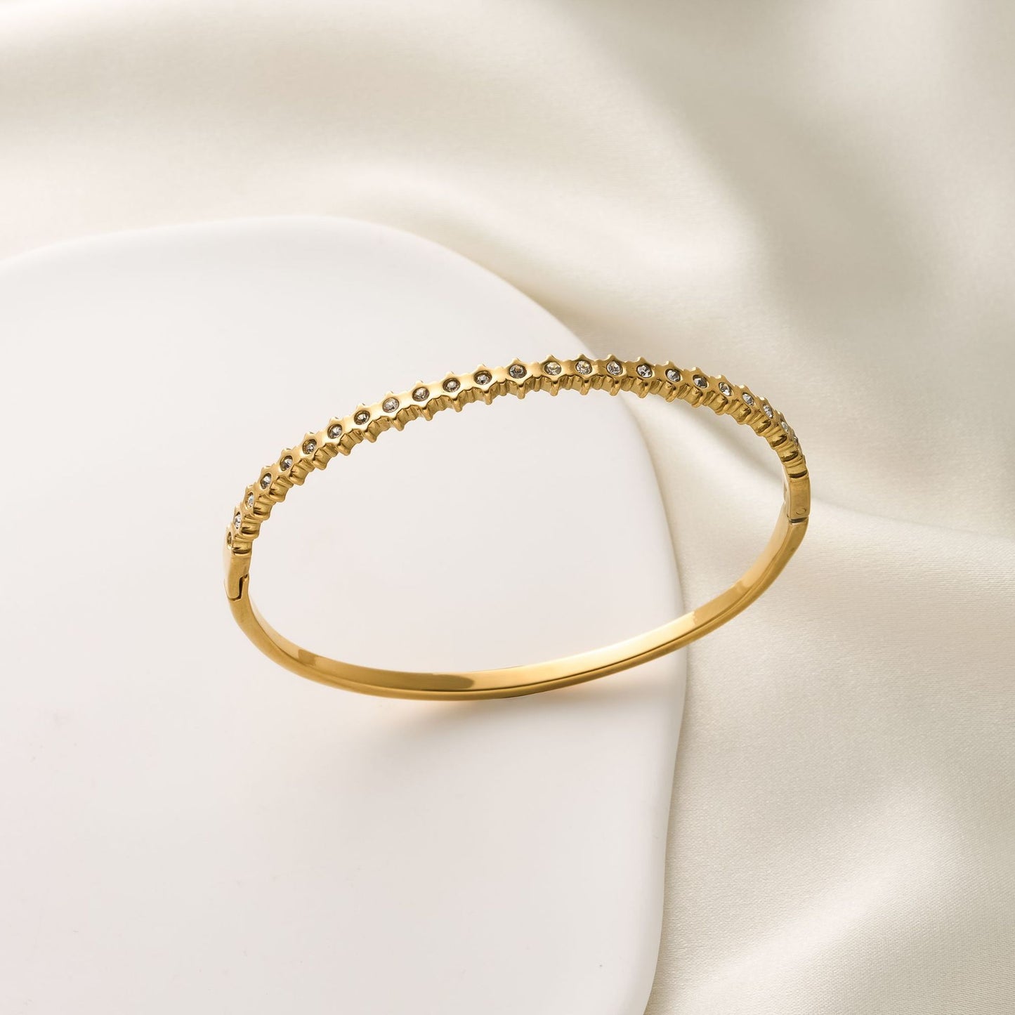 18k gold niche design bracelet