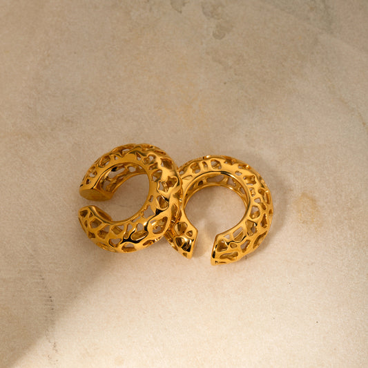 Hollow C-shaped clip earrings