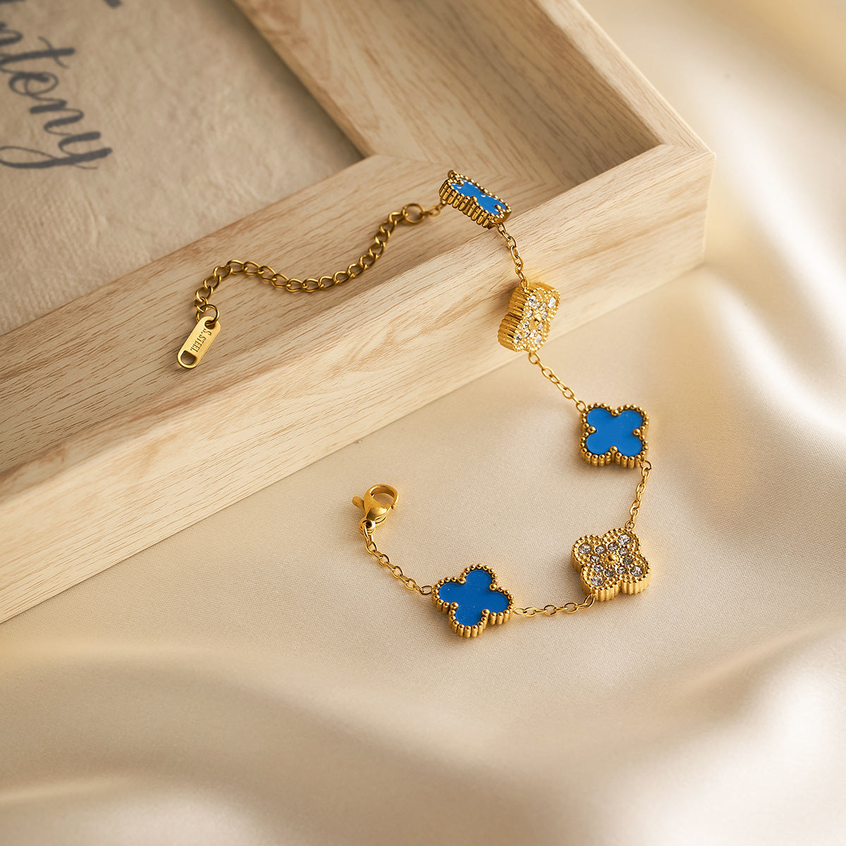 15mm Double-Sided Four-Leaf Clover Necklace