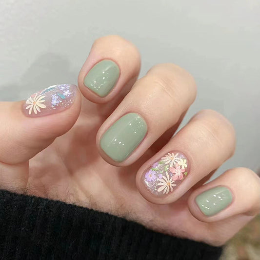Spring Fresh Flower Green Short Nails 24 Pieces
