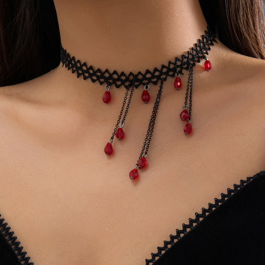 Collar con flecos y gotas de agua francesas con cuentas rojas 