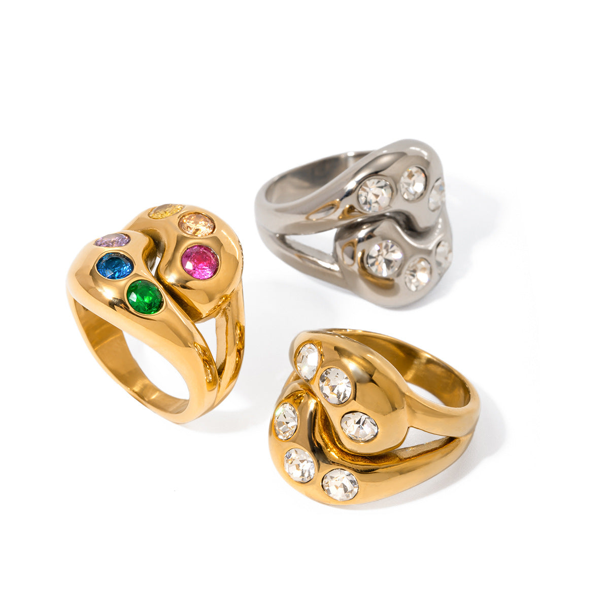 Teardrop-shaped round zircon ring