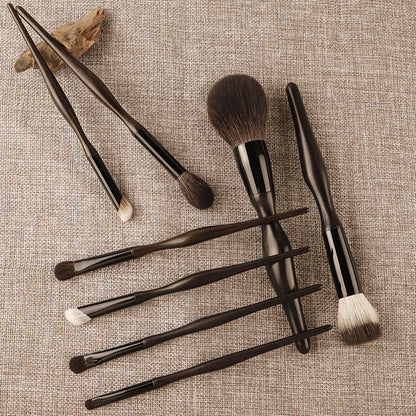 Juego de brochas de maquillaje de 8 piezas de madera de brocado y sándalo morado 