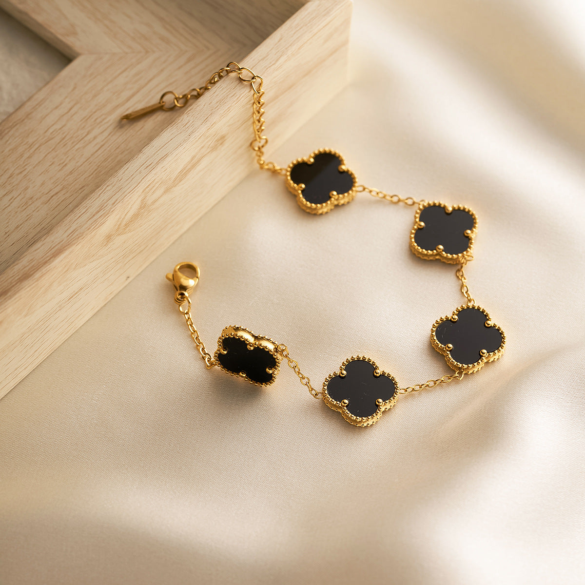 18K Gold-Plated 15mm Double-Sided Clover Flower Bracelet