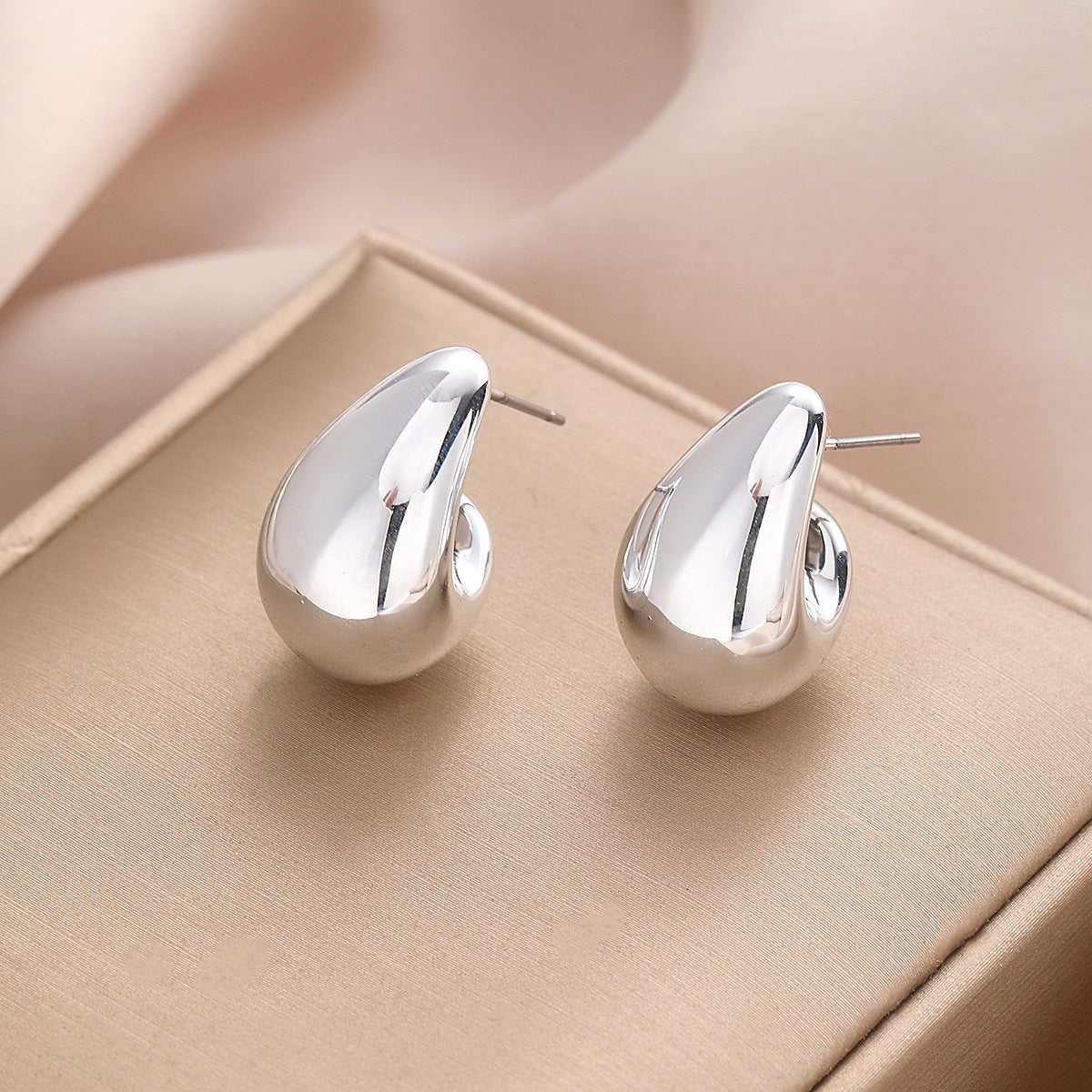 Water Drop Doudou Earrings