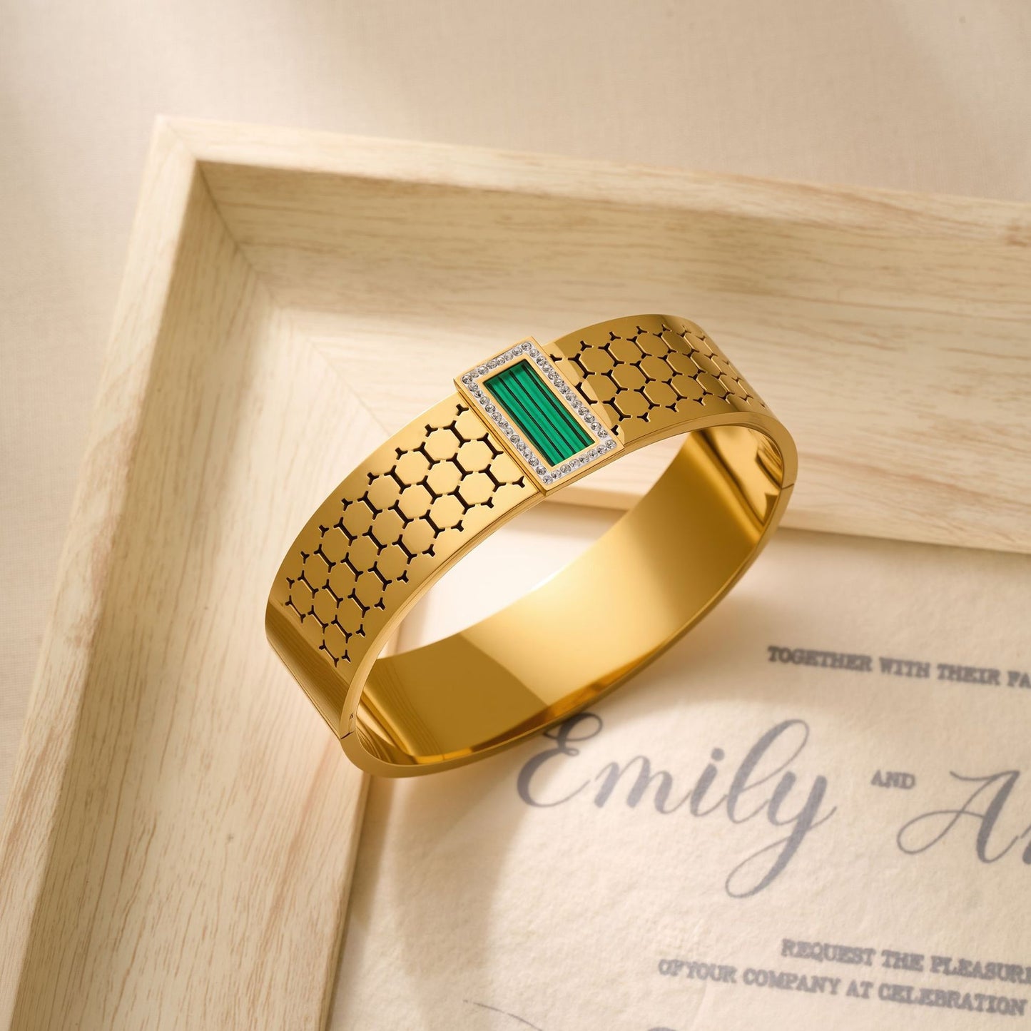 18K Gold Honeycomb Diamond Bracelet