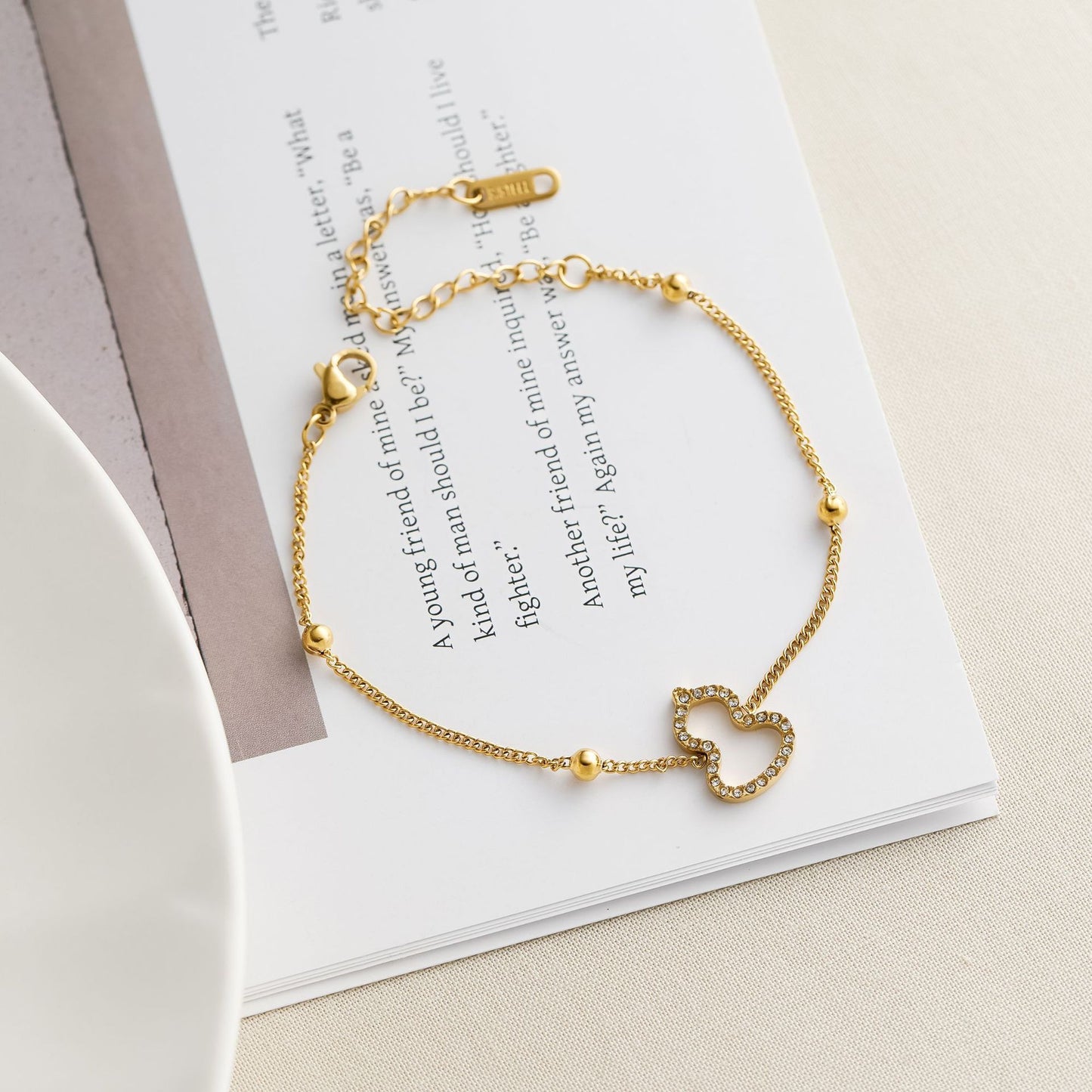 Women's Japanese-Korean Four-Leaf Clover Micro-Zircon Bracelet — 18K Gold-Plated