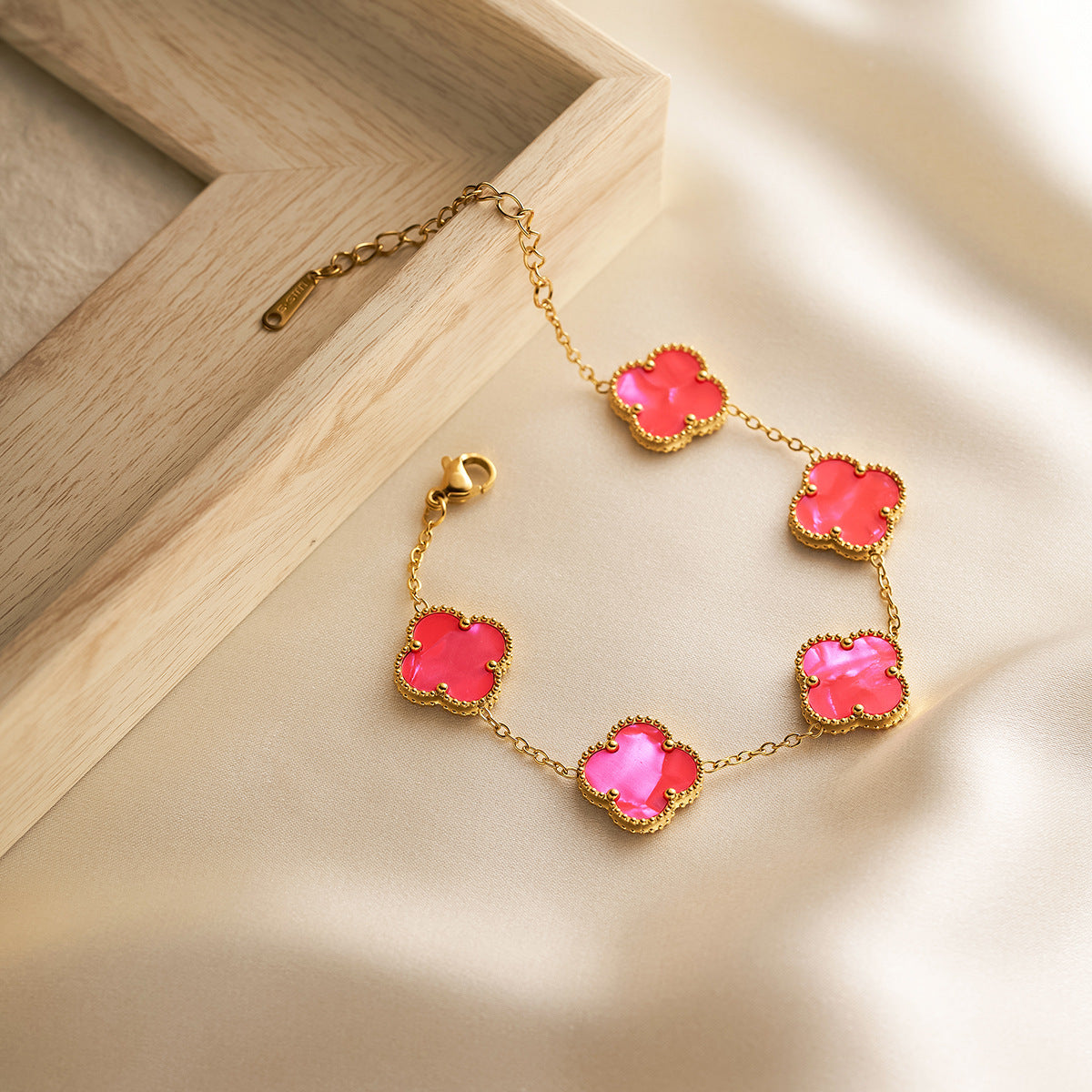 Women's Lucky Clover Necklace & Bracelet Set — Colorfast Collarbone Chains