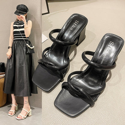 Thick-heeled open-toed square shoes