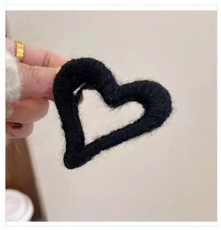 Yarn love grab clip girl