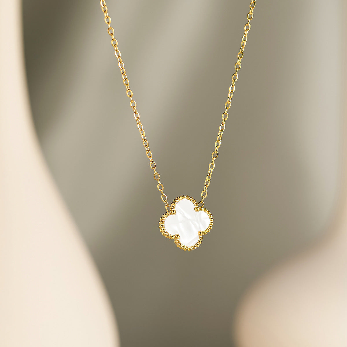 Women's Lucky Clover Necklace & Bracelet Set — Colorfast Collarbone Chains