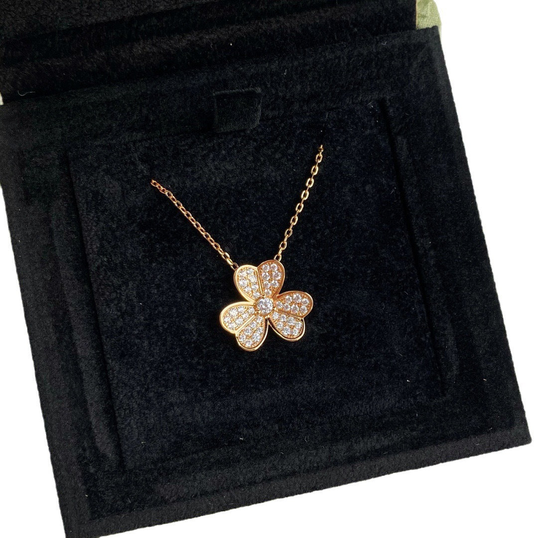 Women's Clover Titanium-Steel Minimalist Collarbone Necklace