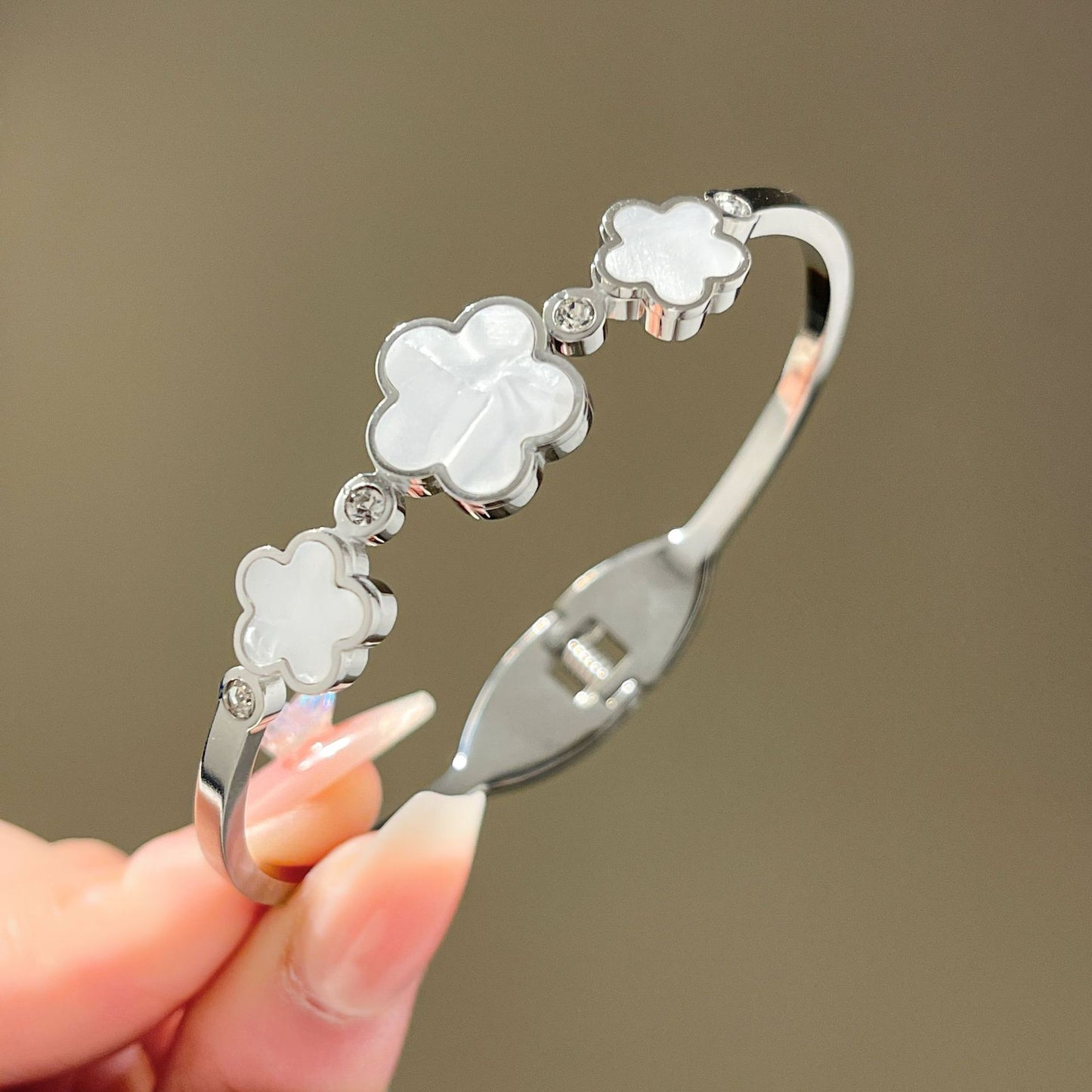 Four-leaf clover gypsy titanium steel bracelet