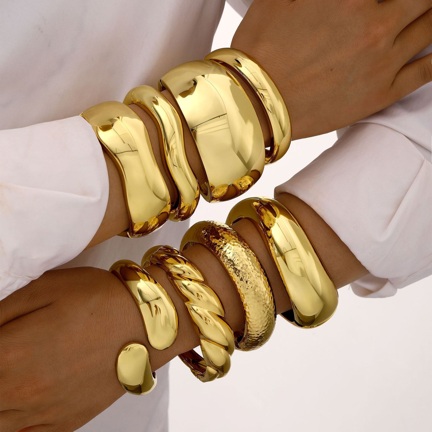 Wide-Brim Mirror Opening Bracelet