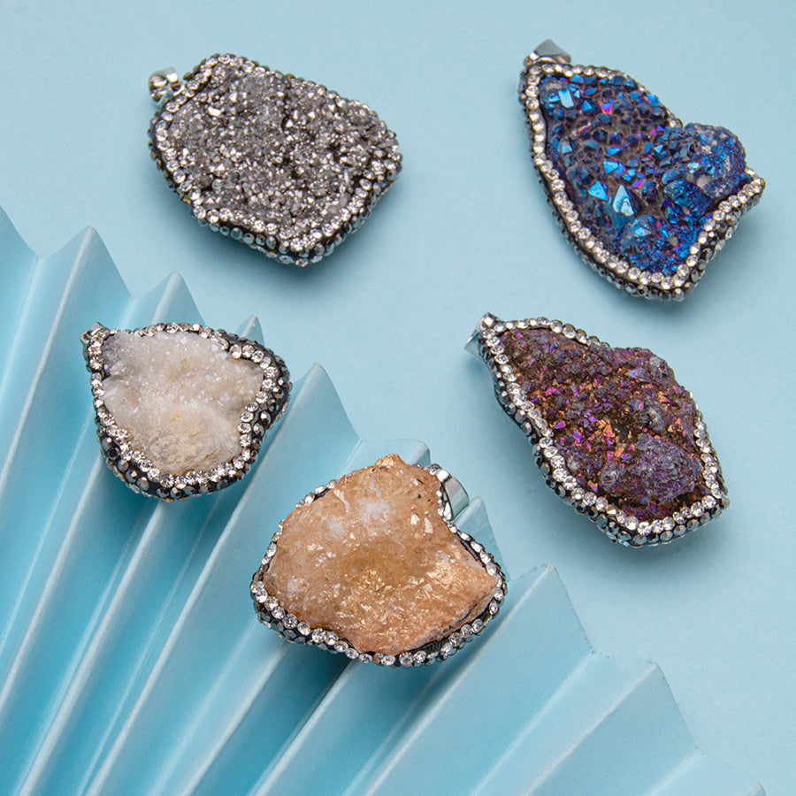 Pingente de moldura de diamante em conjunto de cristal 