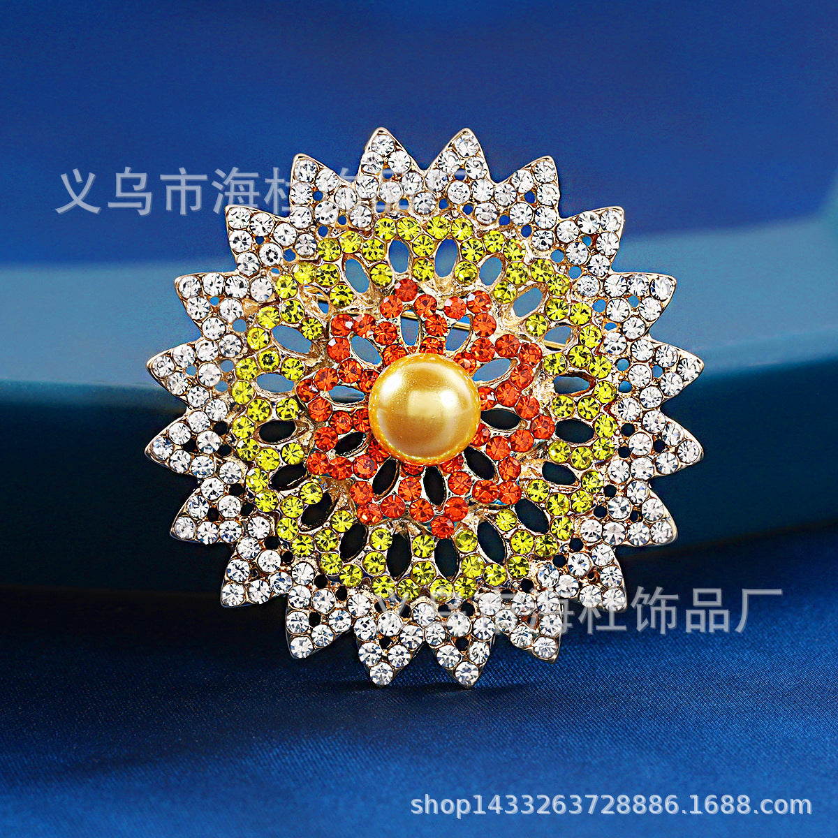 Fashion Painted Brooch Woman