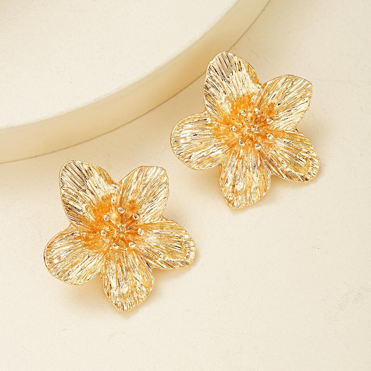 Exaggerated Flower Stud Earrings