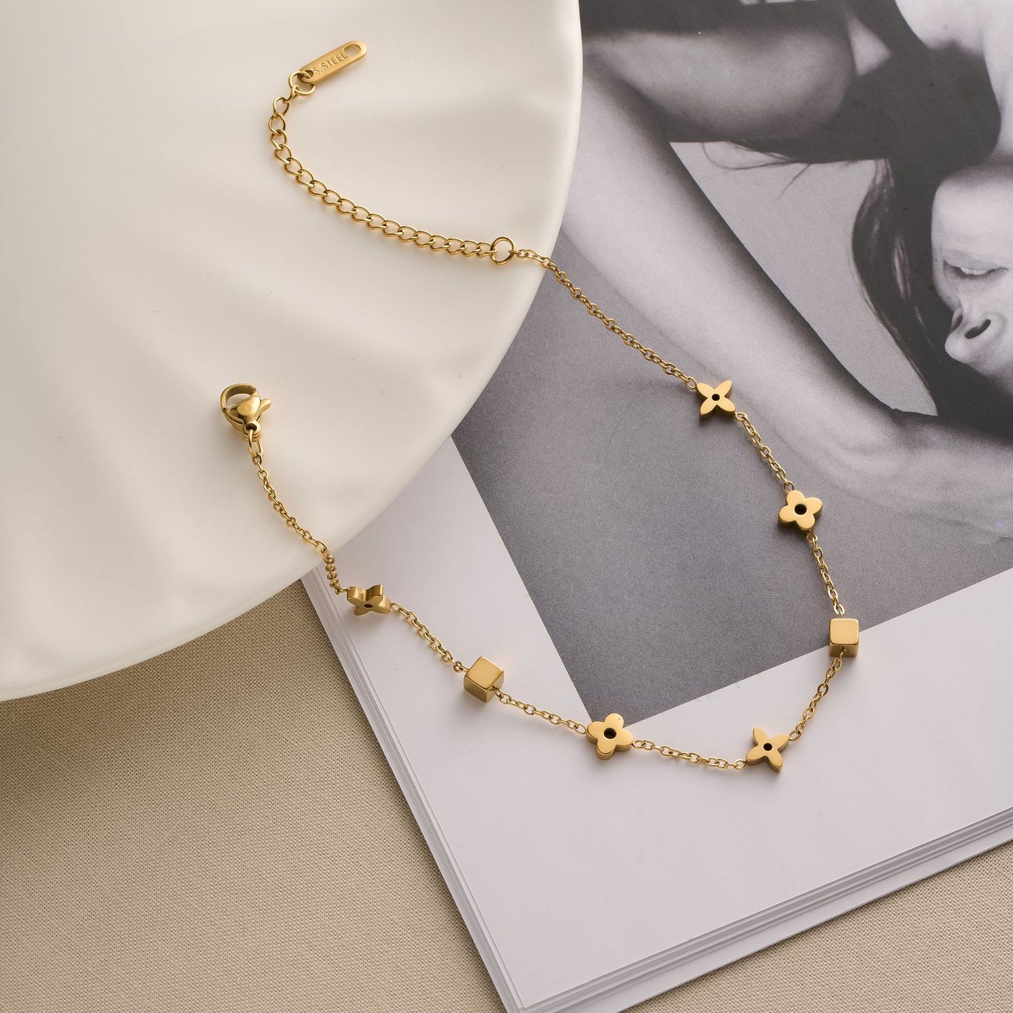 Hollow Four-Leaf Flower Bracelet