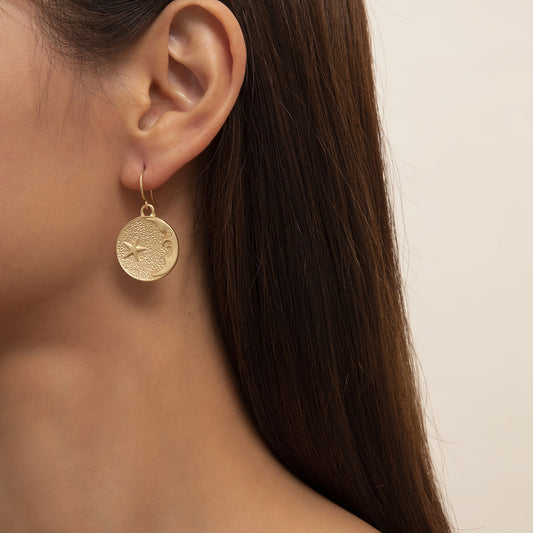 Star geometric pockmarked earrings