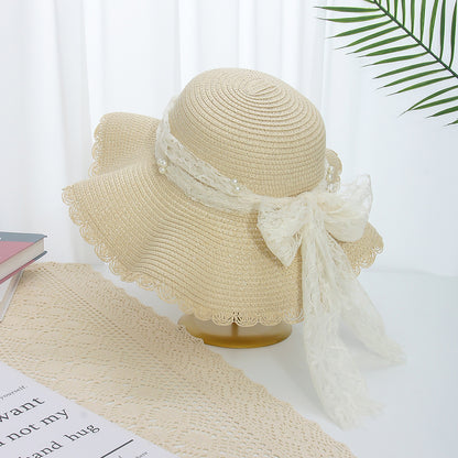 Wavy-Edge Floral Straw Hat