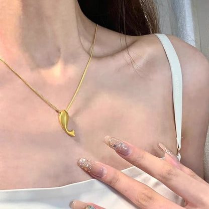 Dolphin necklace woman