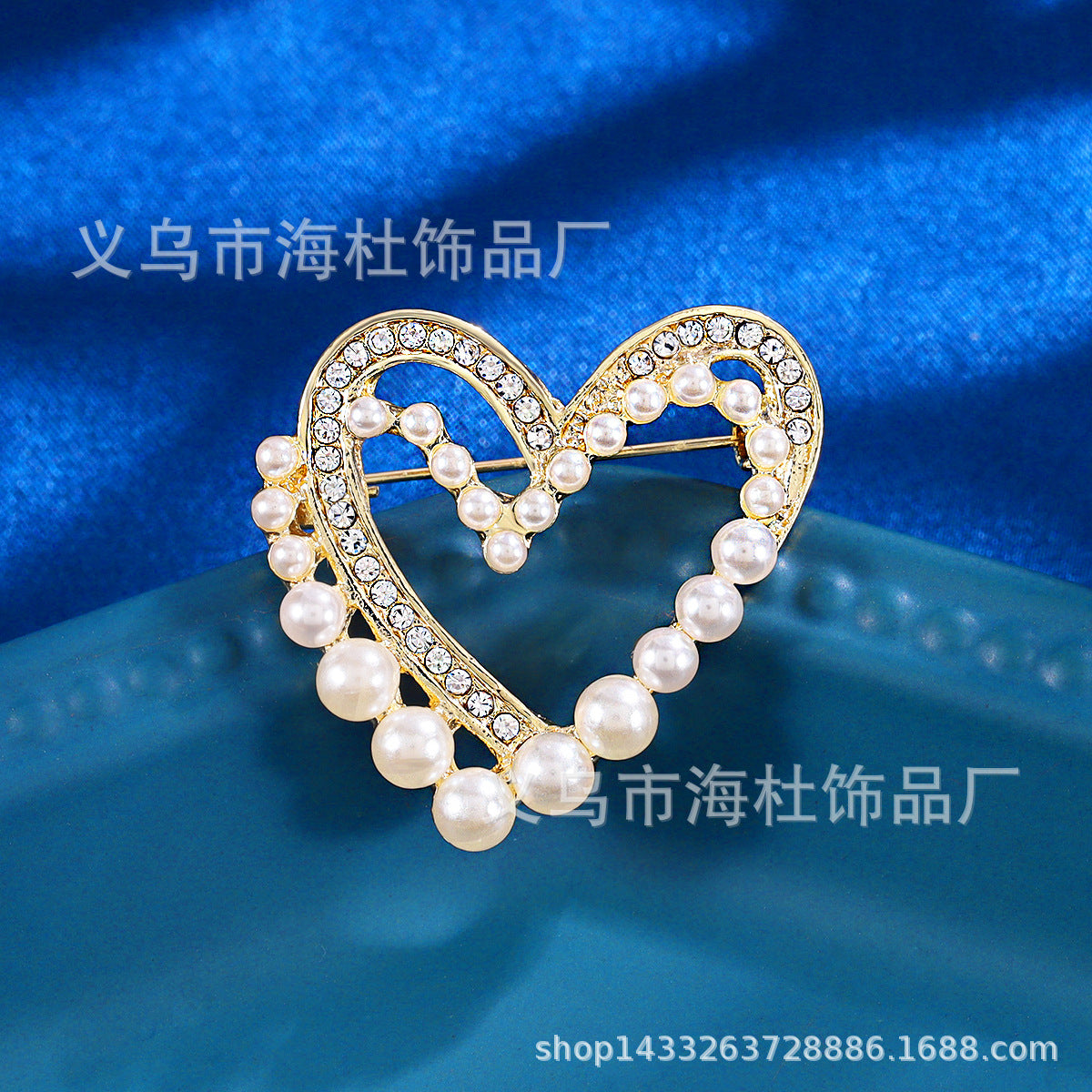 Fashion Painted Brooch Woman