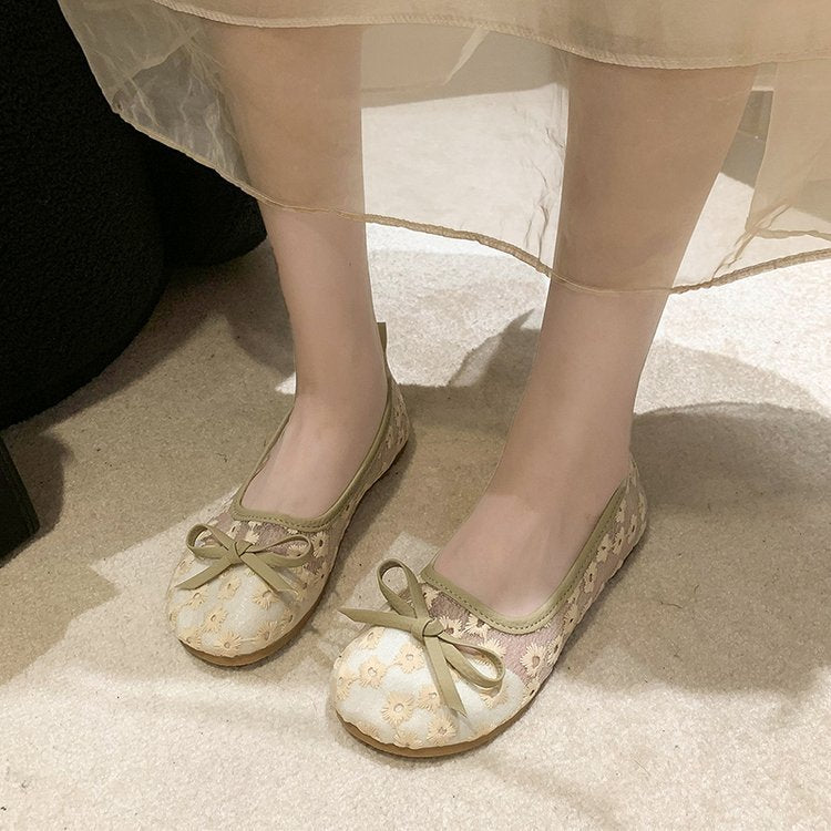 Shallow bow women's shoes