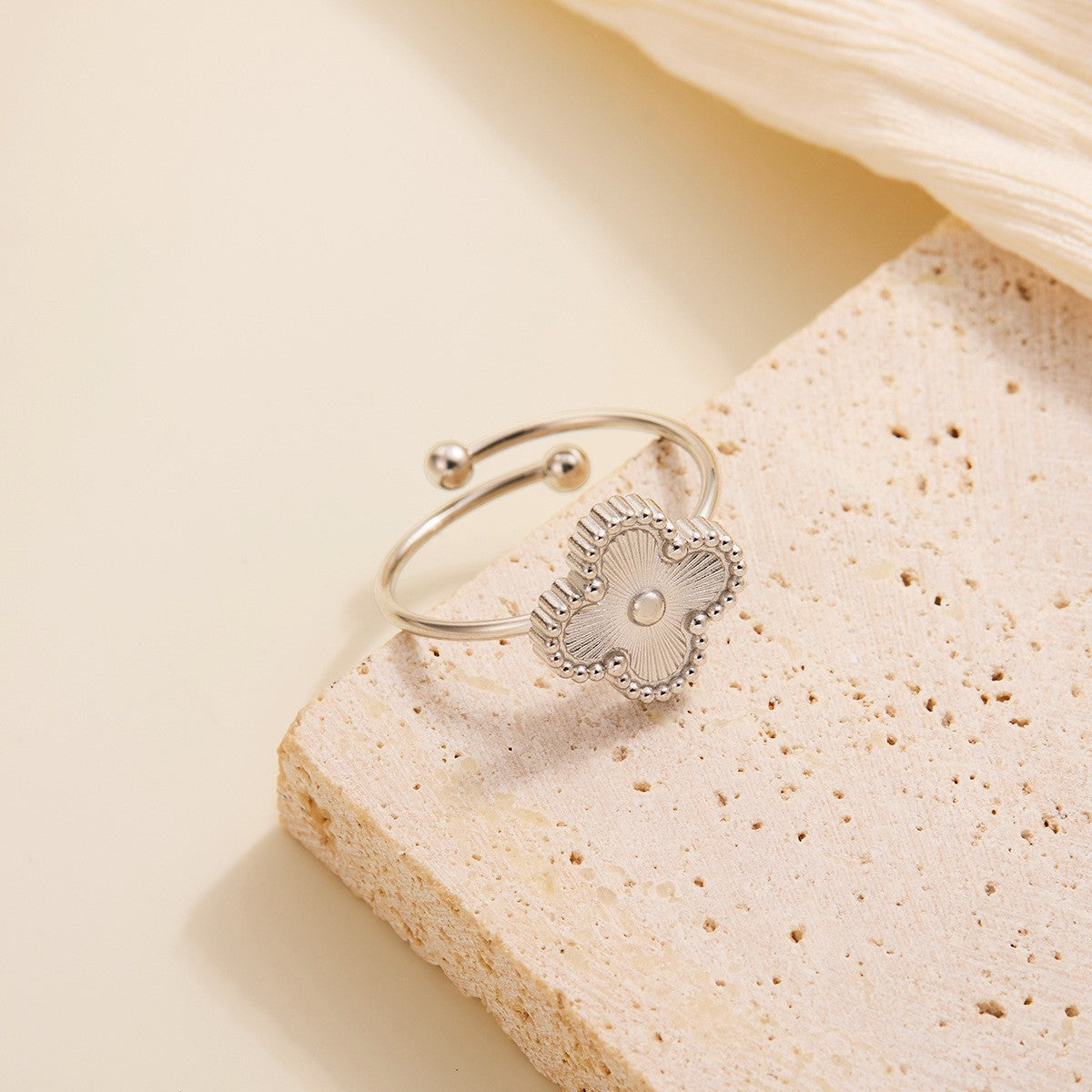 18K Gold-Plated 15mm Double-Sided Clover Flower Bracelet